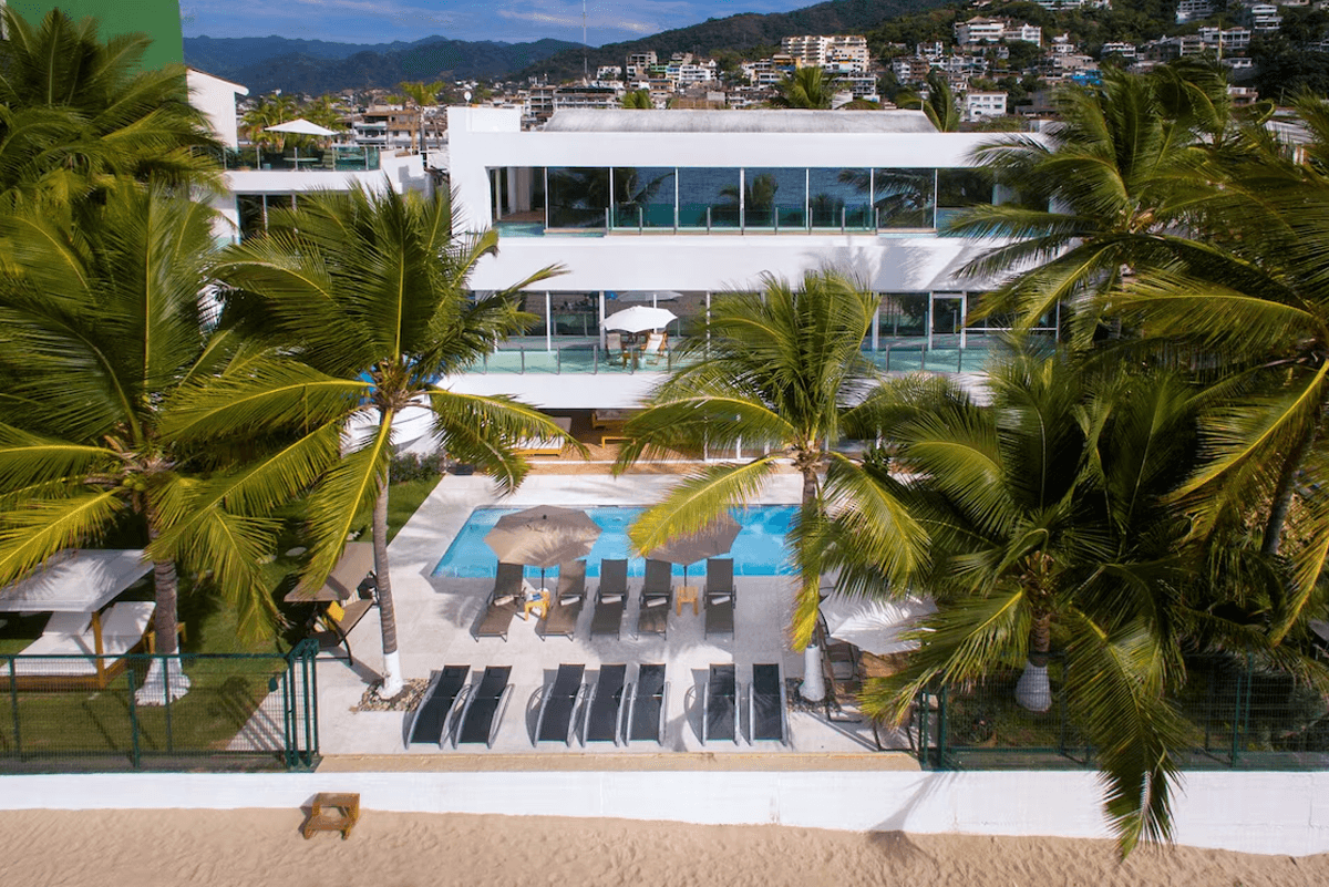 Casa La Playa Gallery Image 1